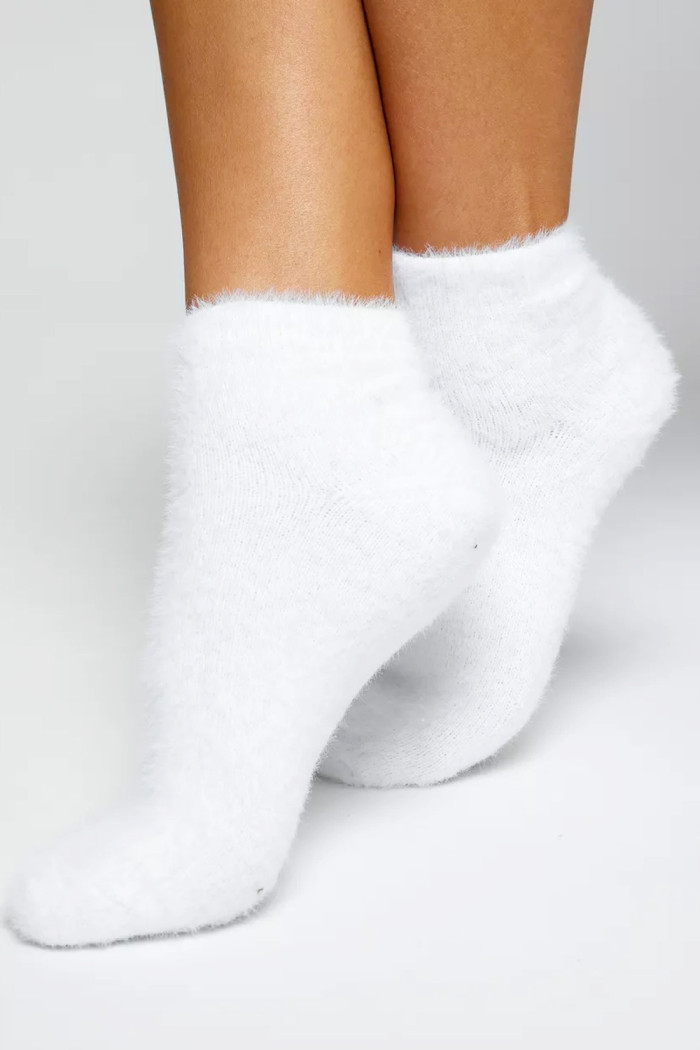 Носки пушистые белые короткие с шерстью норки InSecret C513 (2пары)